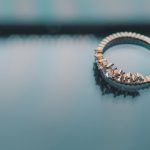 מה אתה חייב לדעת על רכישת טבעת זהב לאשתך?